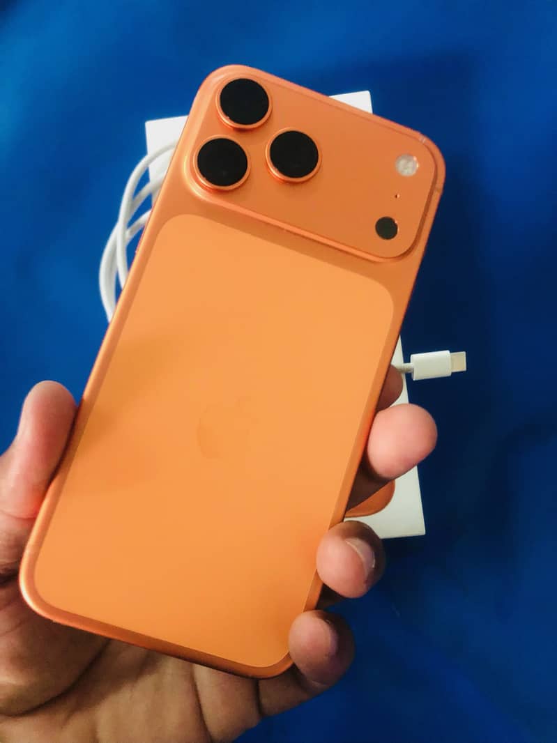 Apple iPhone 17 Pro Max 1