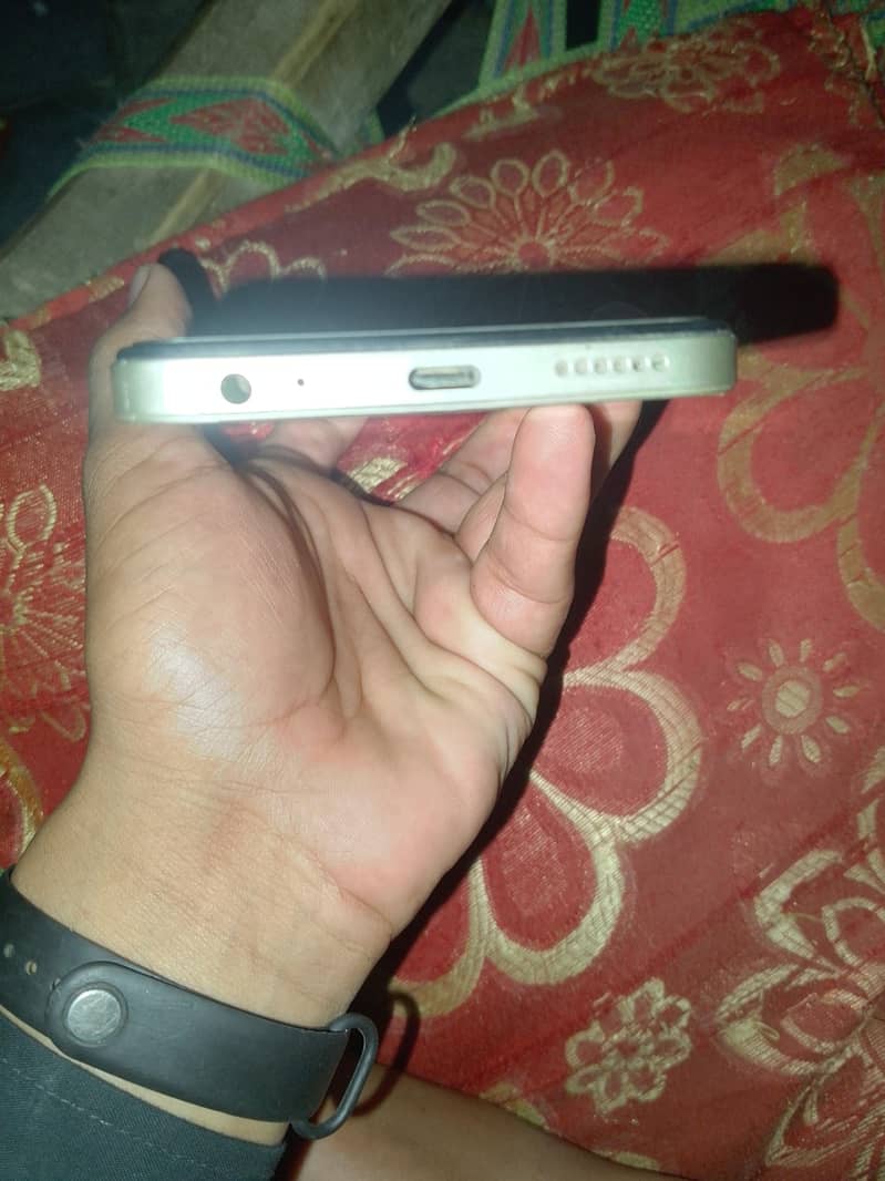 Tecno Spark Go 2