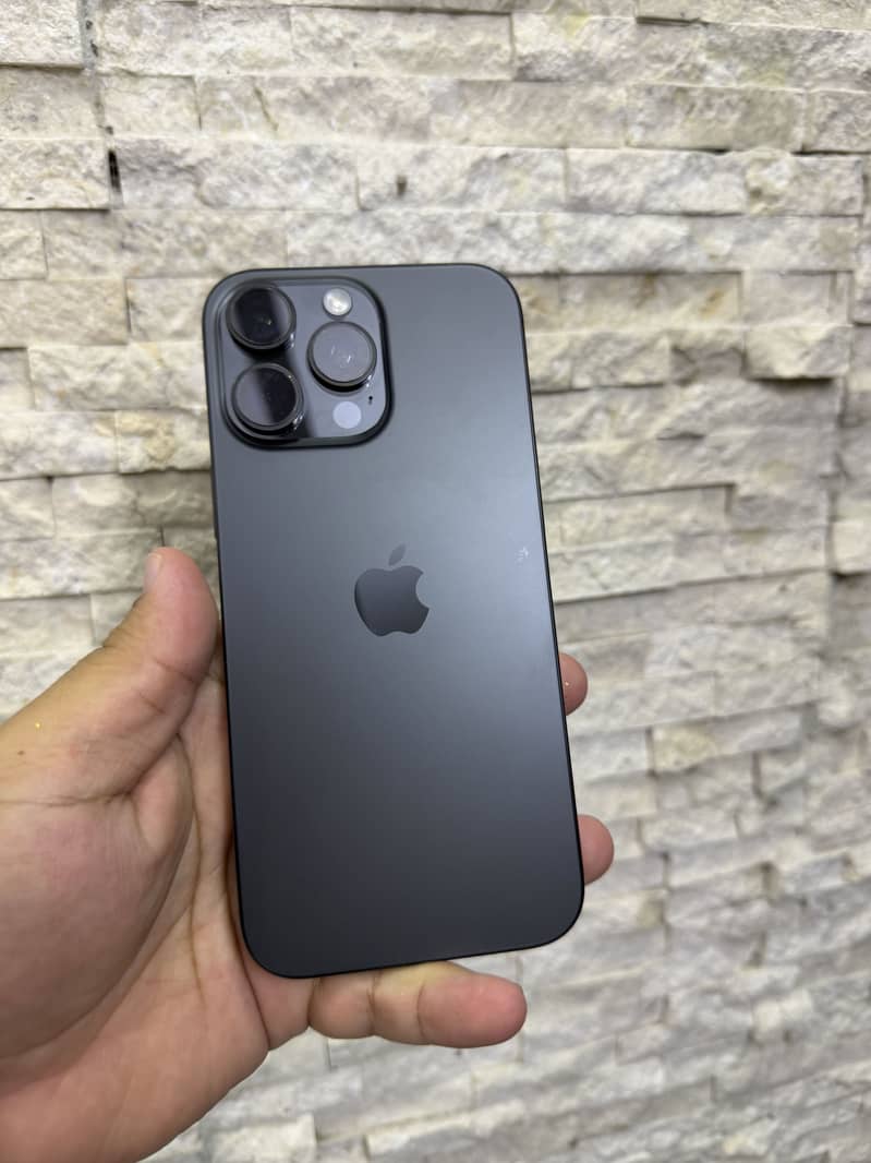 iPhone 16 pro max 1