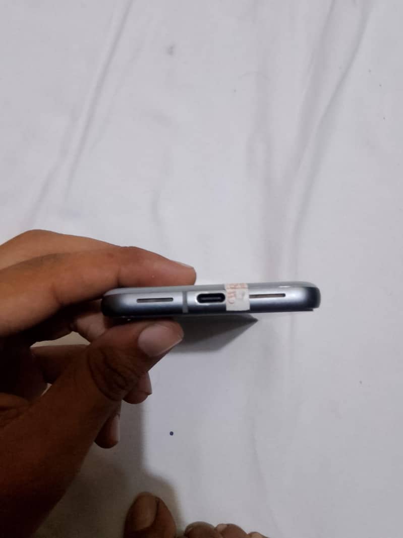 Google Pixel 8 3