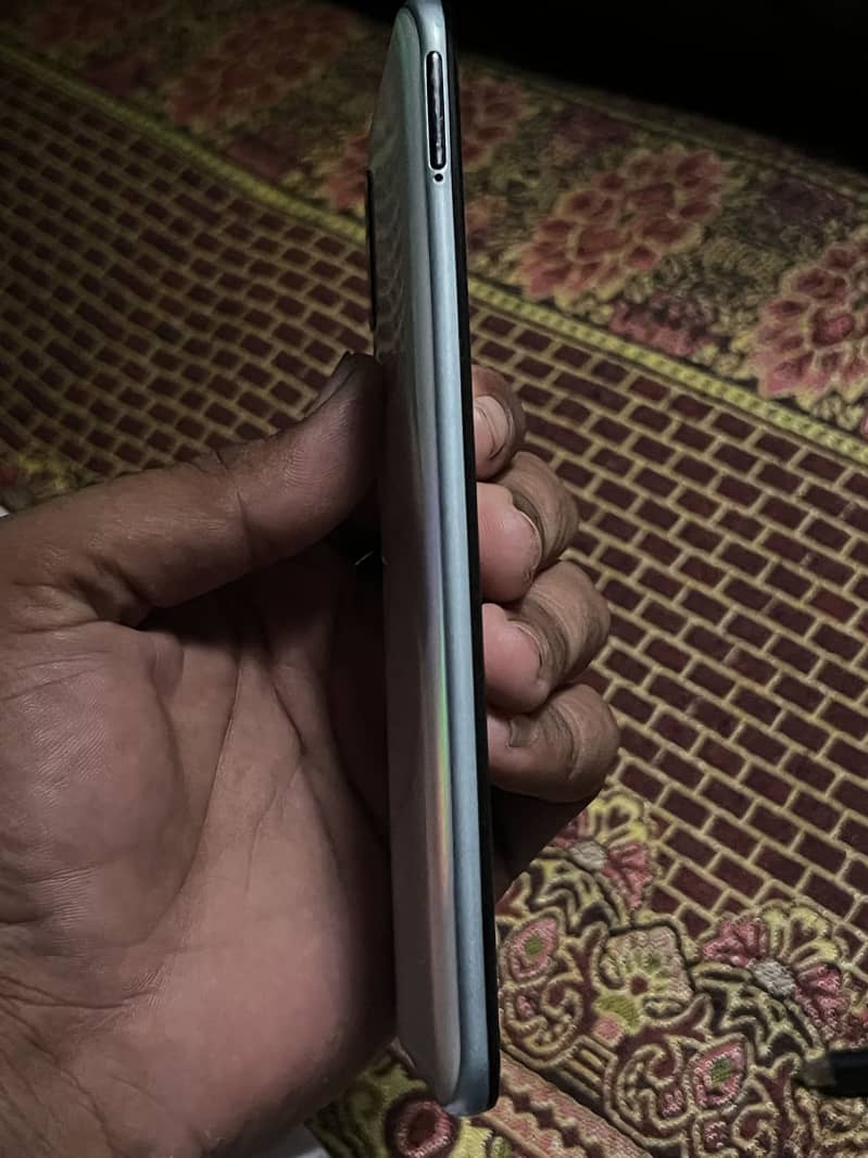 Samsung Mobile A50 4