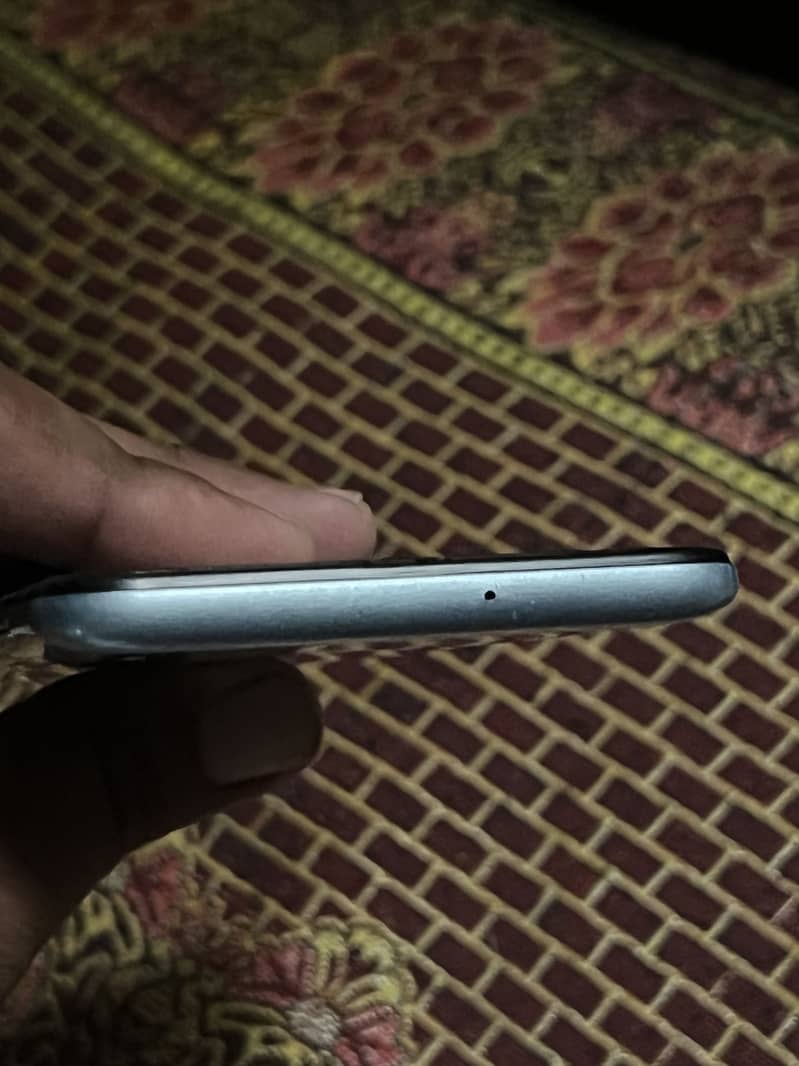 Samsung Mobile A50 5