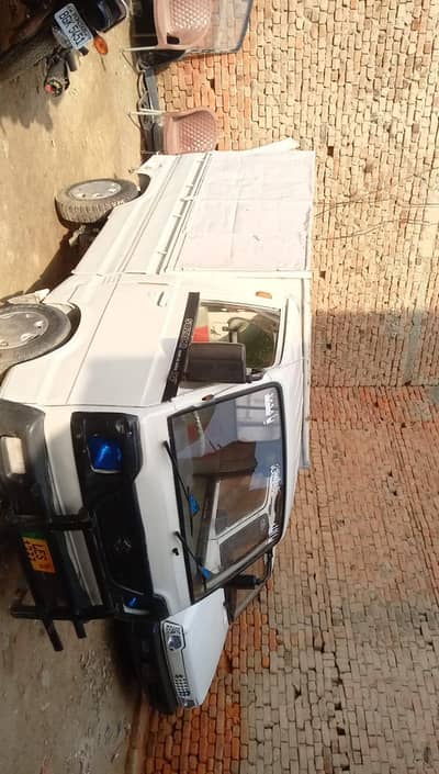 Suzuki Ravi 2012