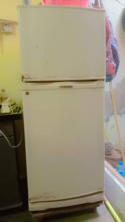Dawlance fridge for sale