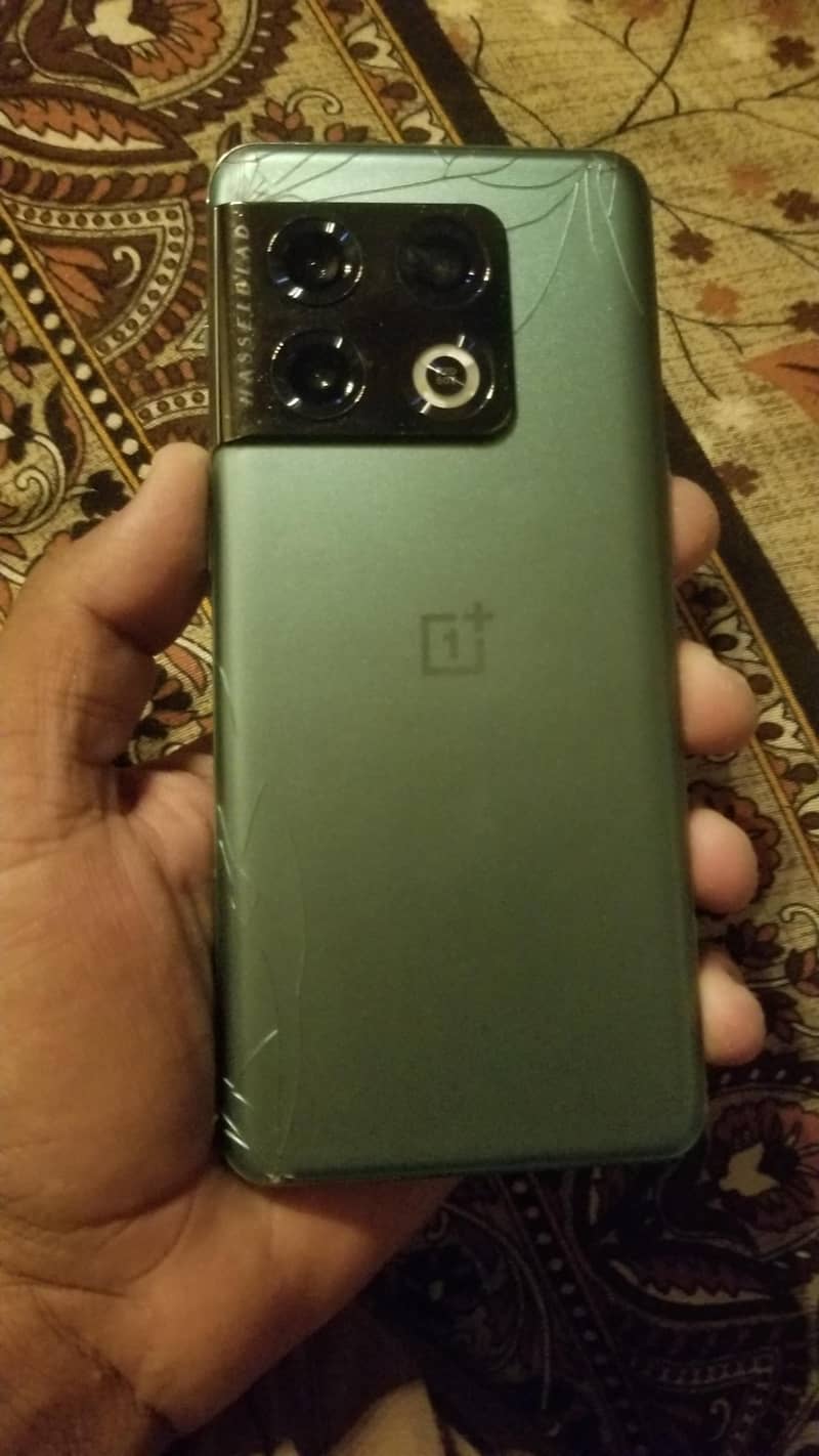 One Plus 10 Pro 4