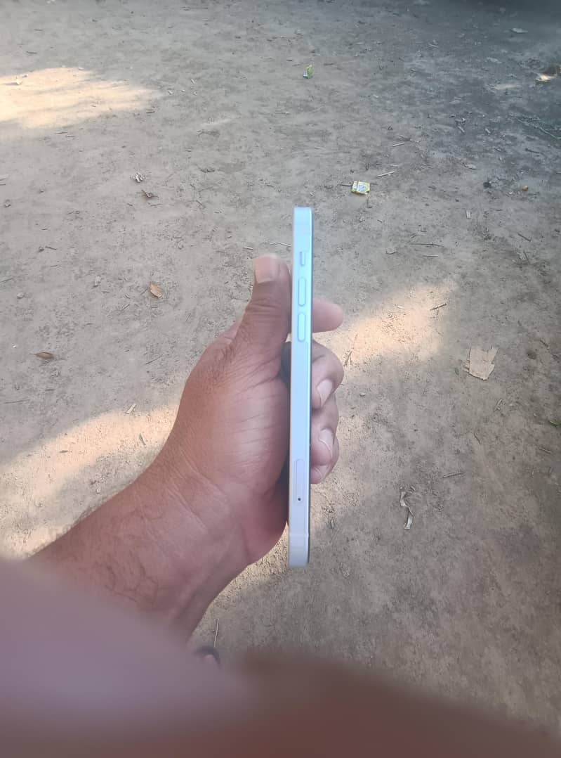 Apple iPhone 12 2
