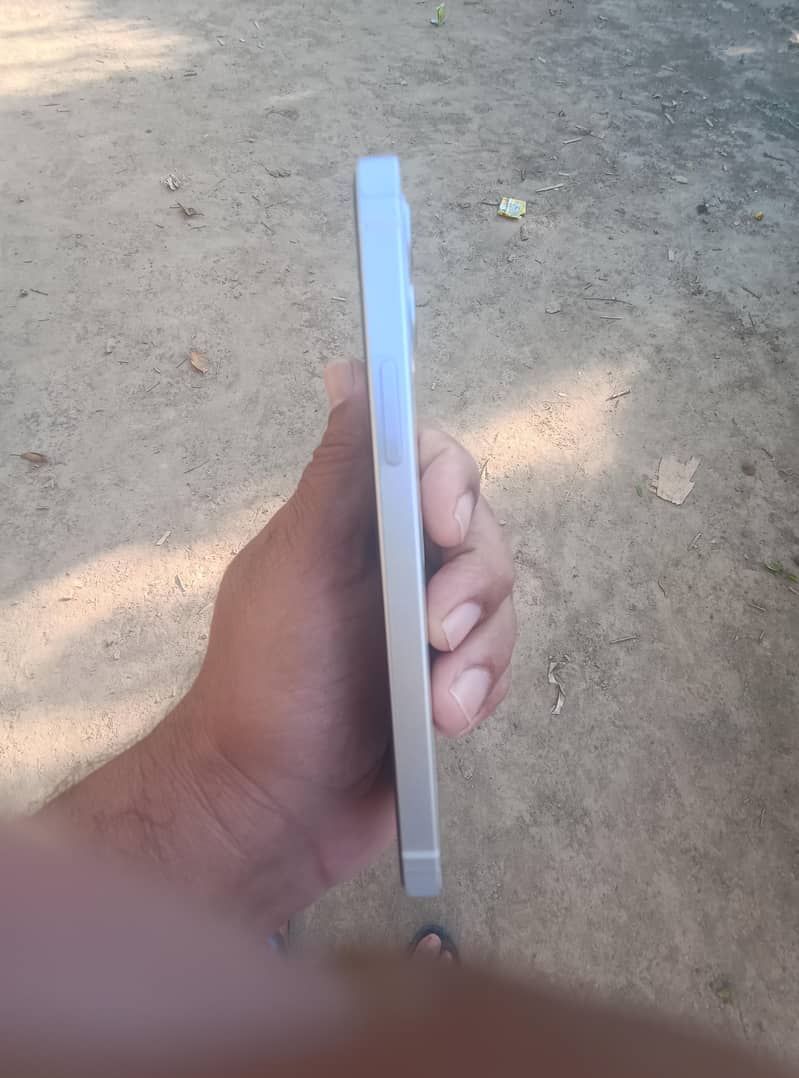 Apple iPhone 12 3