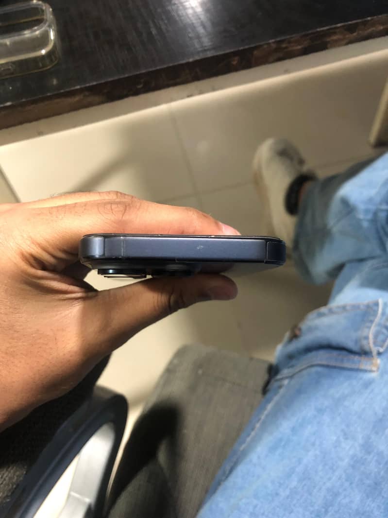 Apple iPhone 15 Pro 3