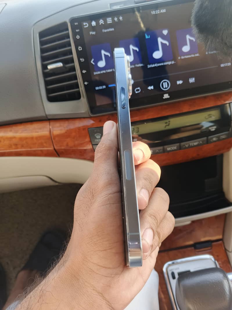 Apple iPhone 13 Pro Max 0