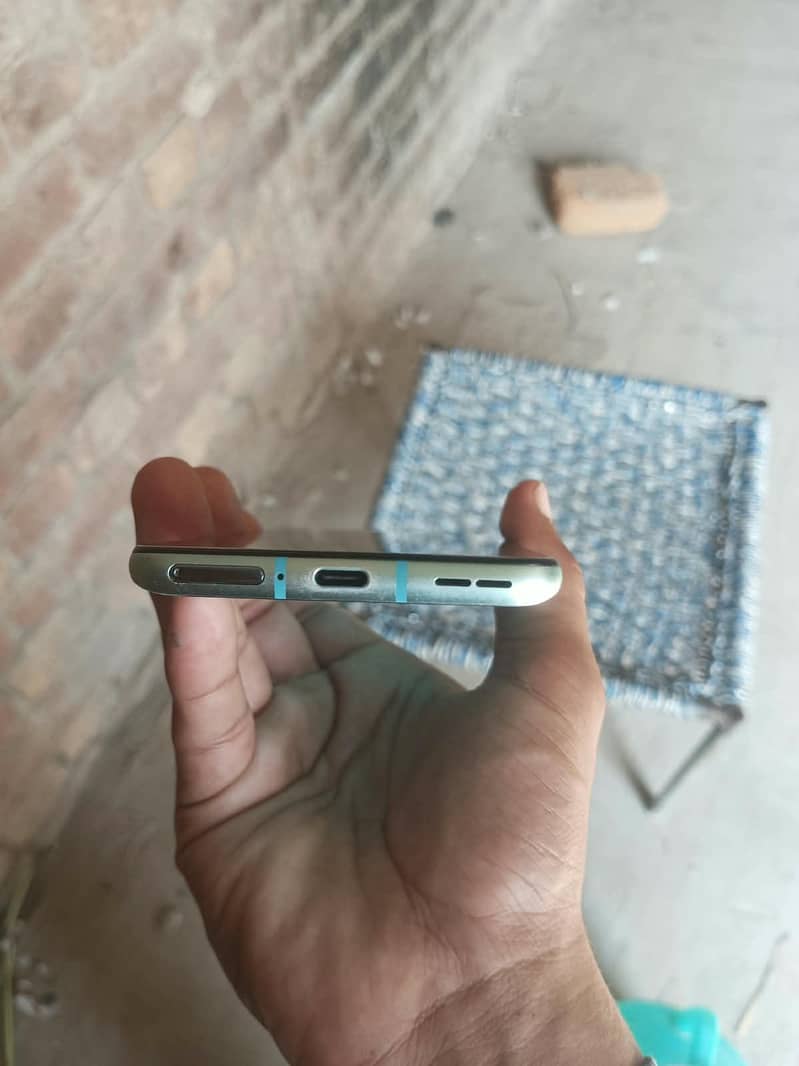 One Plus 8T 4