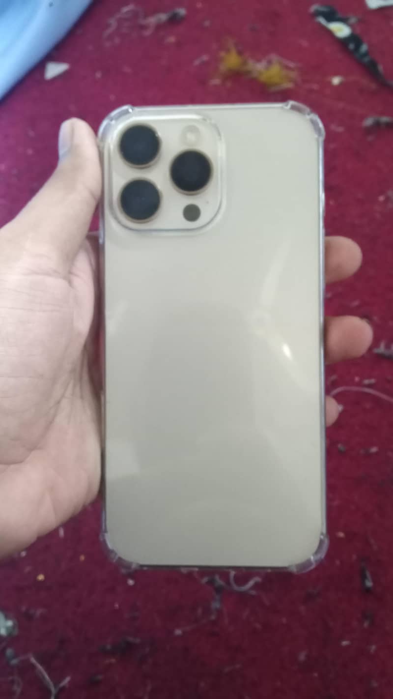 Apple iPhone 16 Pro Max 8