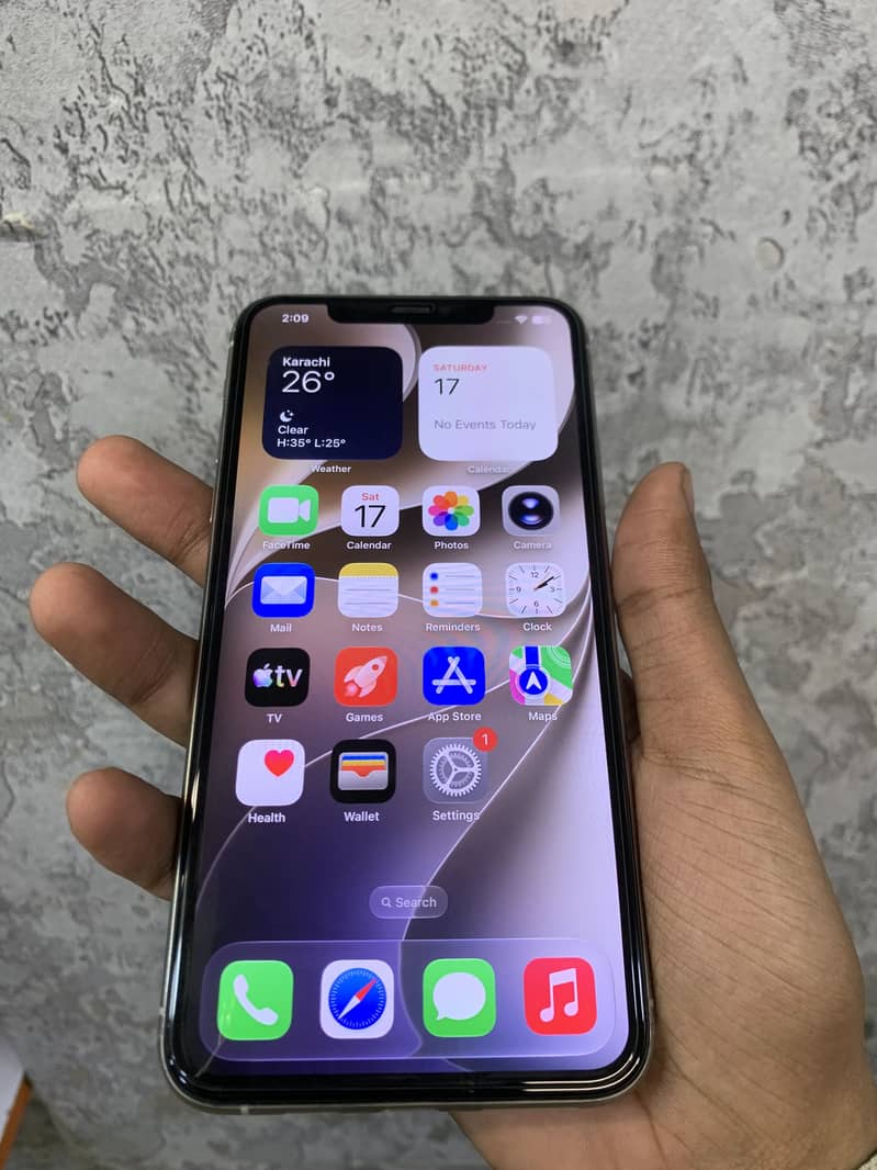 Apple iPhone 11 Pro Max 4