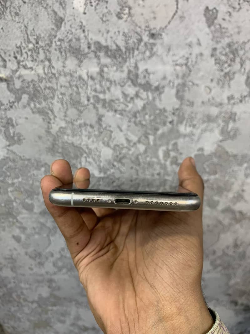 Apple iPhone 11 Pro Max 5