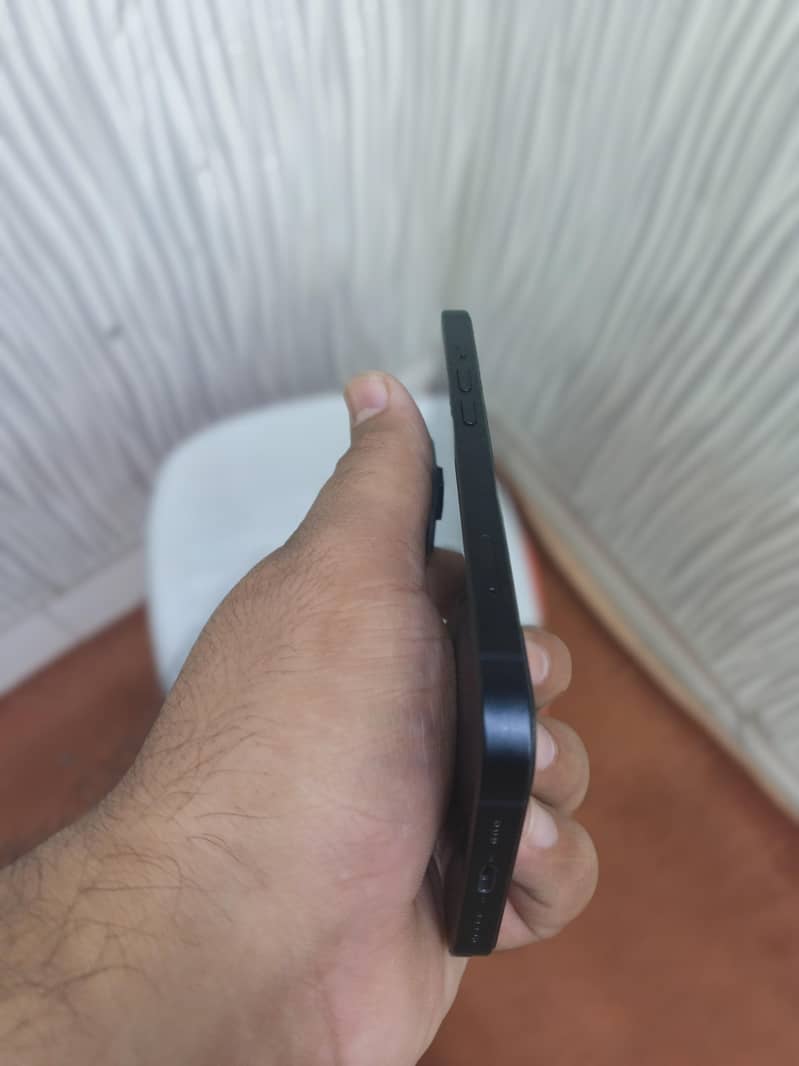 Apple iPhone 13 1