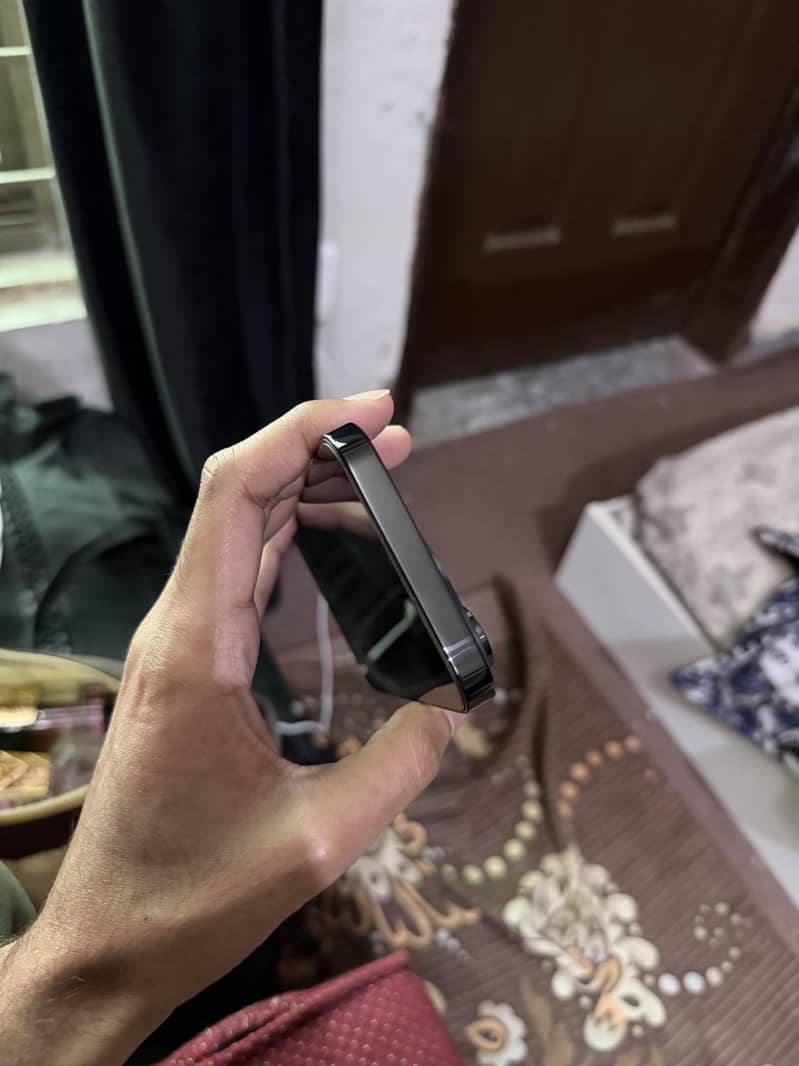 Apple iPhone 14 Pro 2