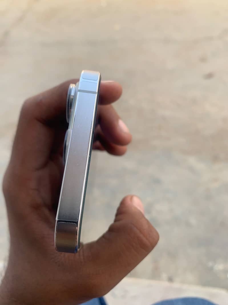 Apple iPhone 13 Pro 2