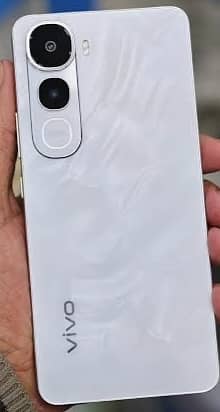 Vivo Y400