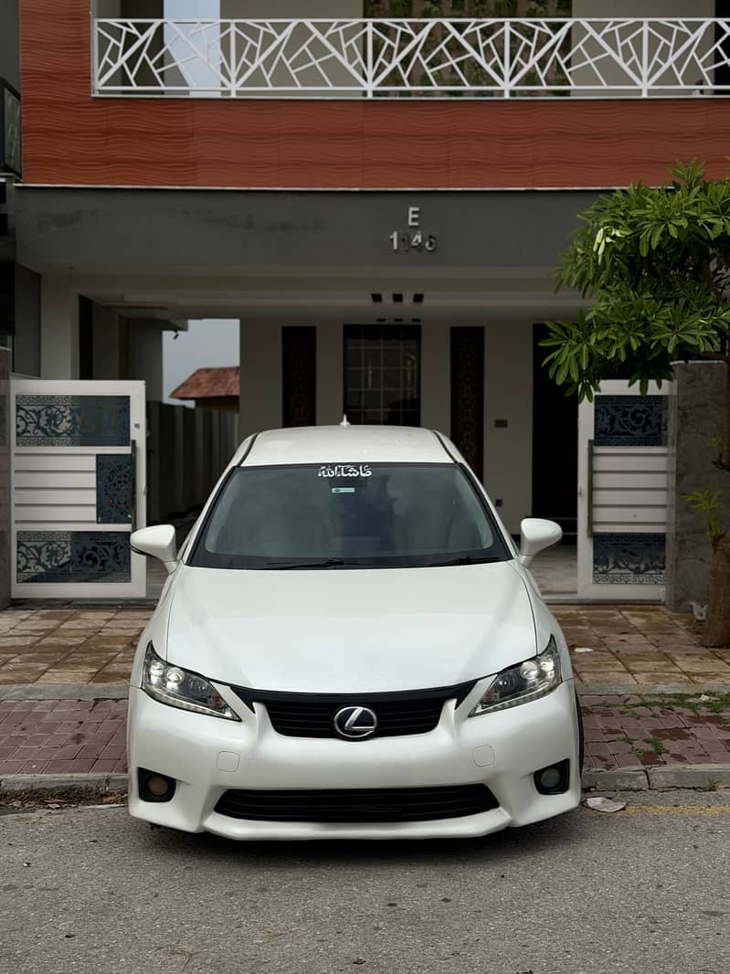 Lexus CT200h 2012 5