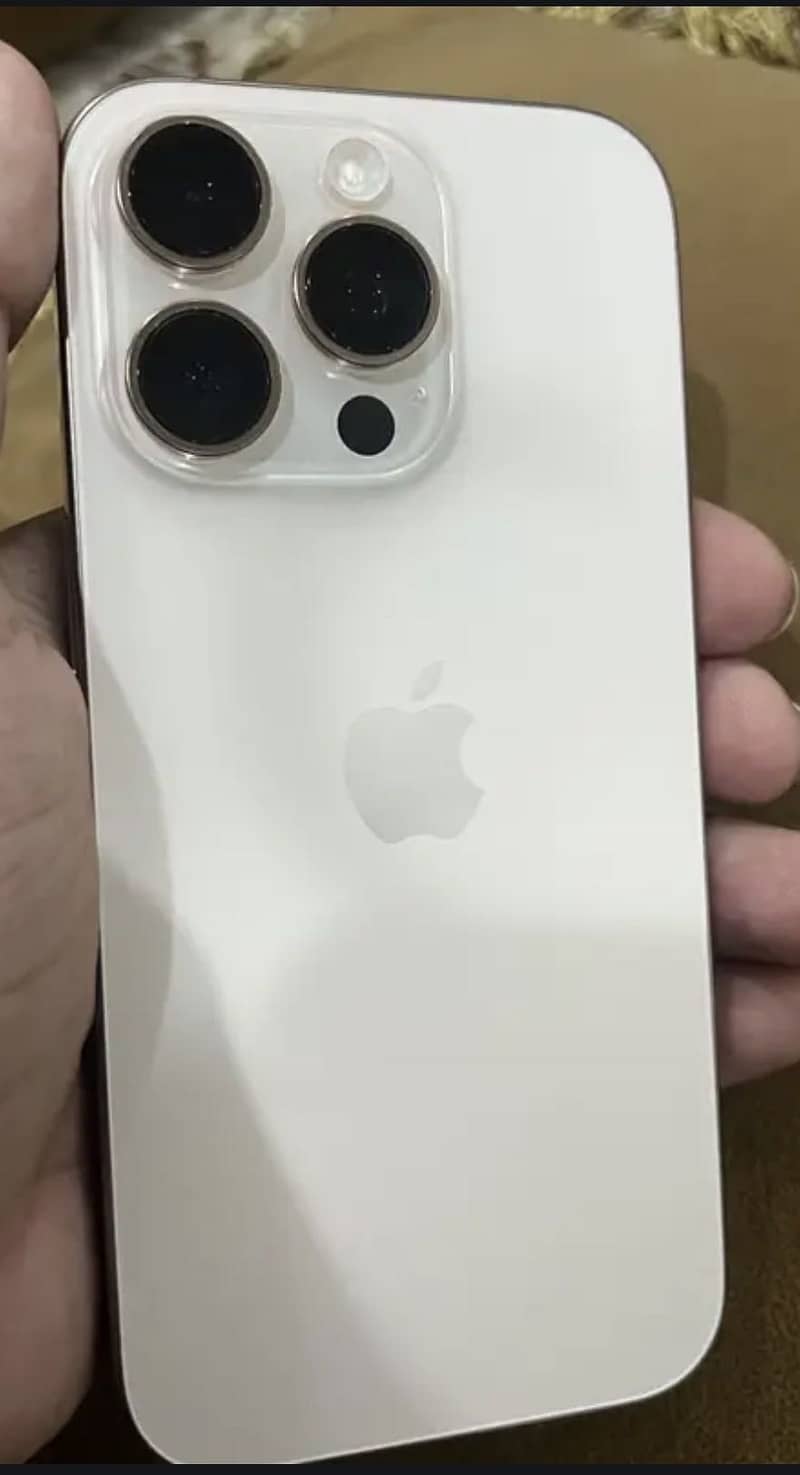 Apple iPhone 16 Pro 0