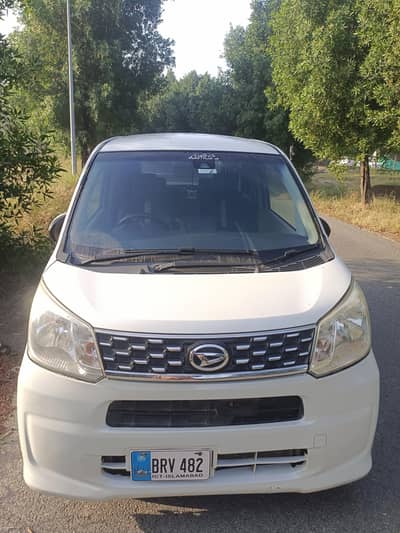 Daihatsu move pearl white color
