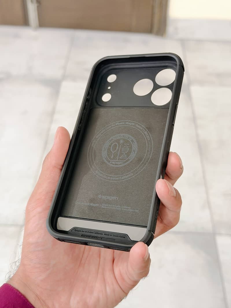 Spigen Core Armour 7