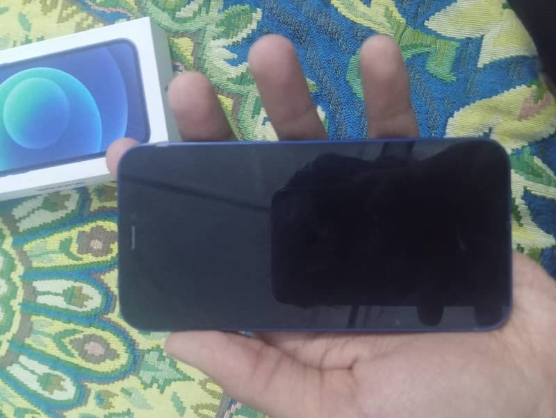 Apple iPhone 12 mini 4