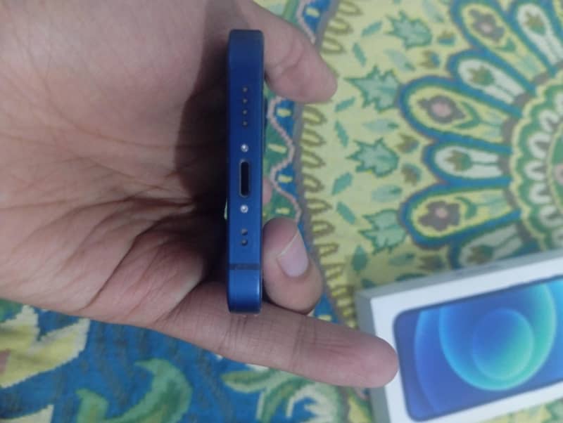 Apple iPhone 12 mini 6