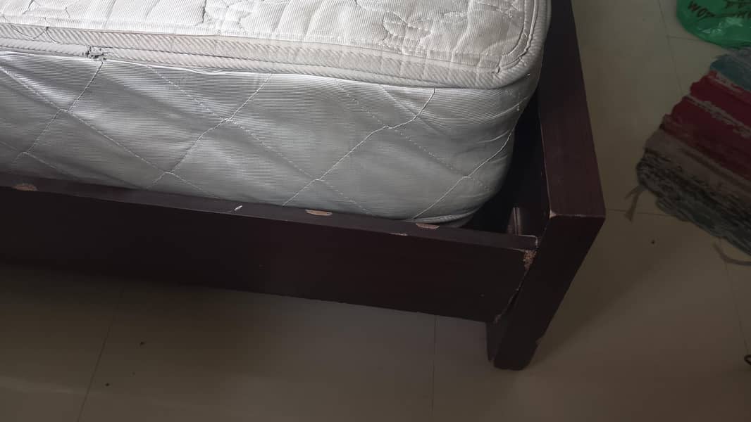 King size bed 3