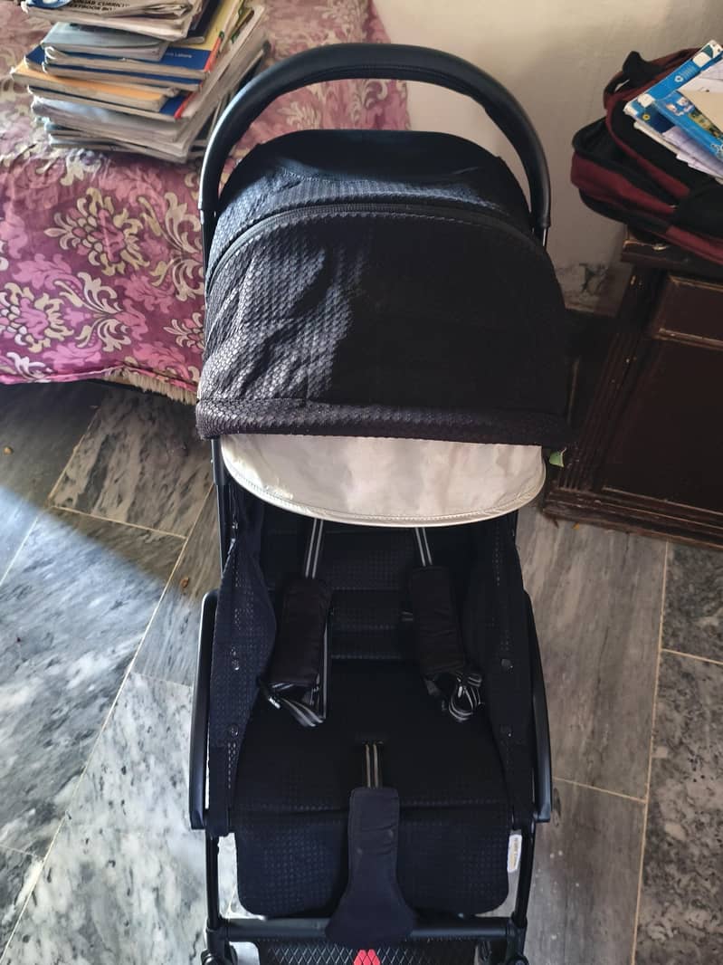 Branded pram Maclarean 1