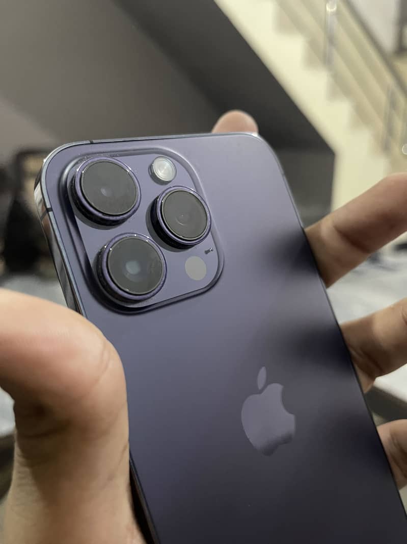 Apple iPhone 14 Pro Max 0