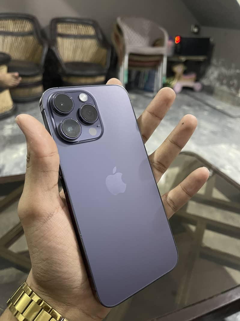 Apple iPhone 14 Pro Max 1