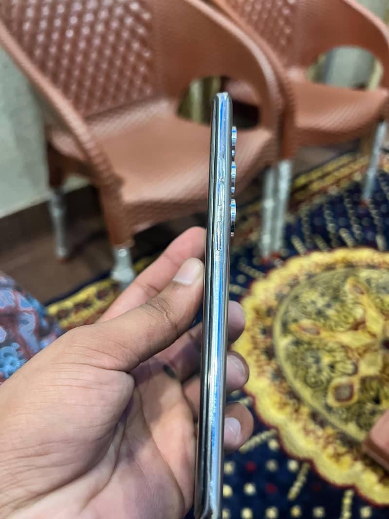 Tecno CAMON 40 Pro 4