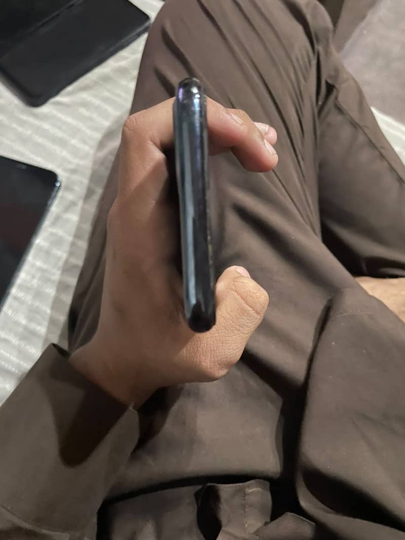 Apple iPhone 11 Pro 1