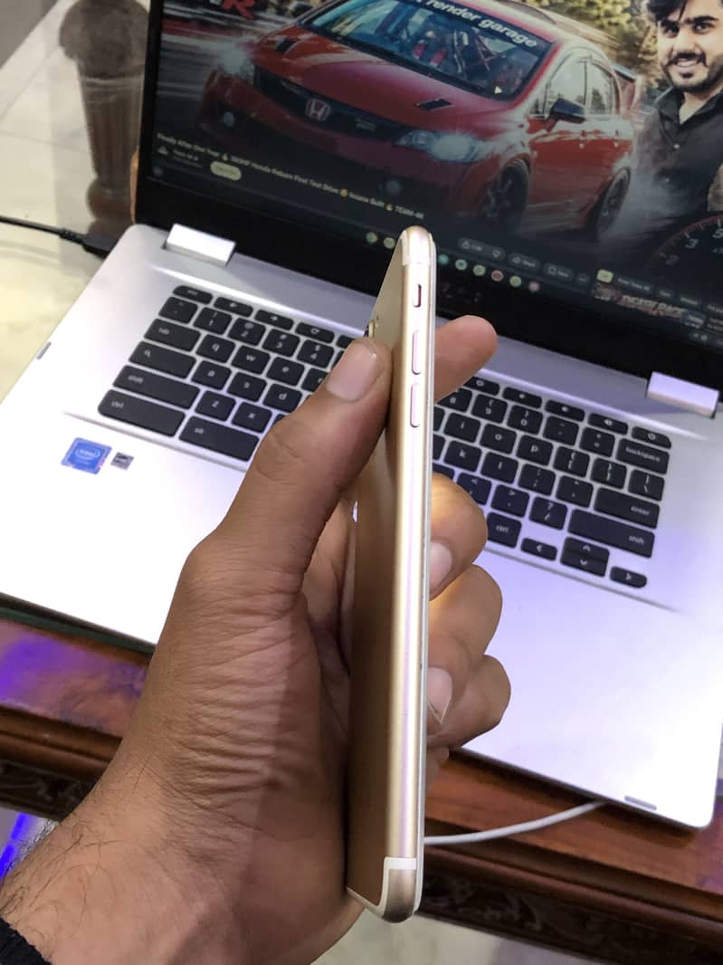Apple iPhone 7 Plus 6