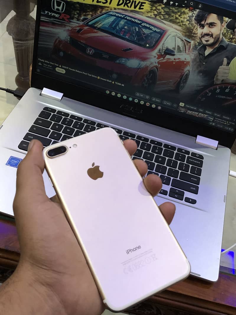 Apple iPhone 7 Plus 9