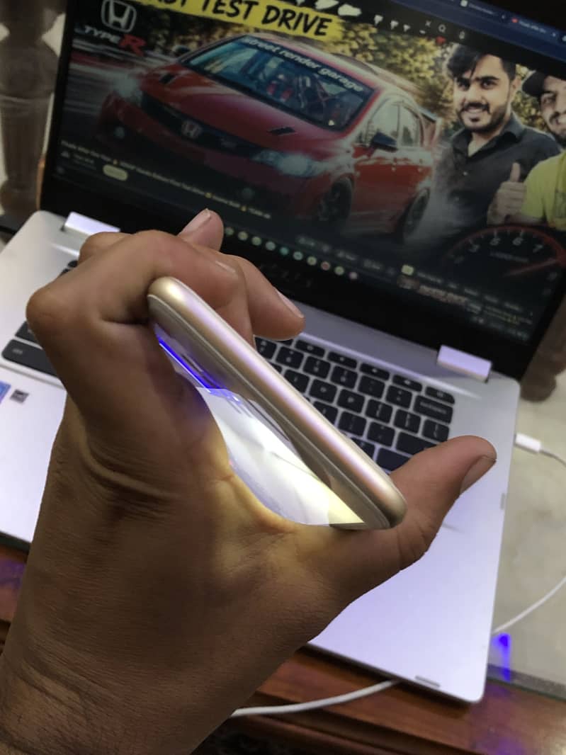 Apple iPhone 7 Plus 11