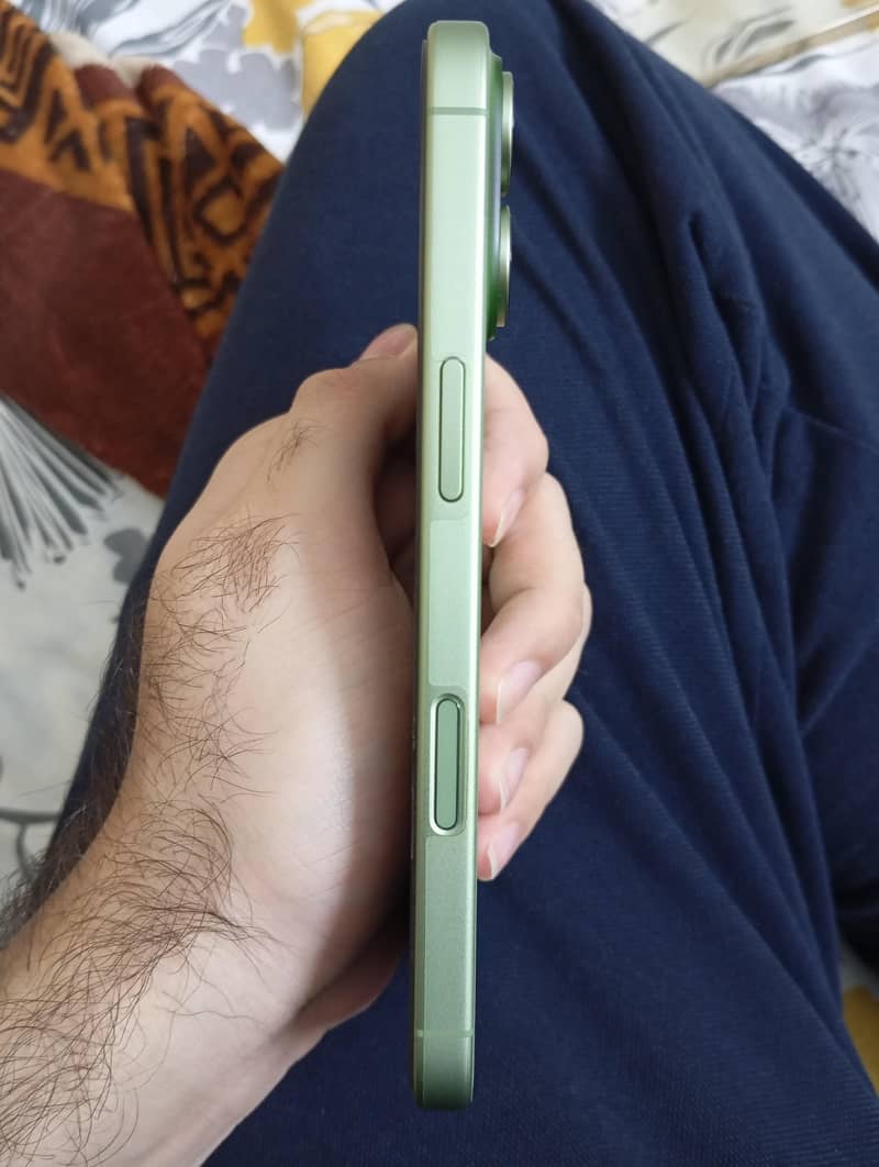 Apple iPhone 17 4