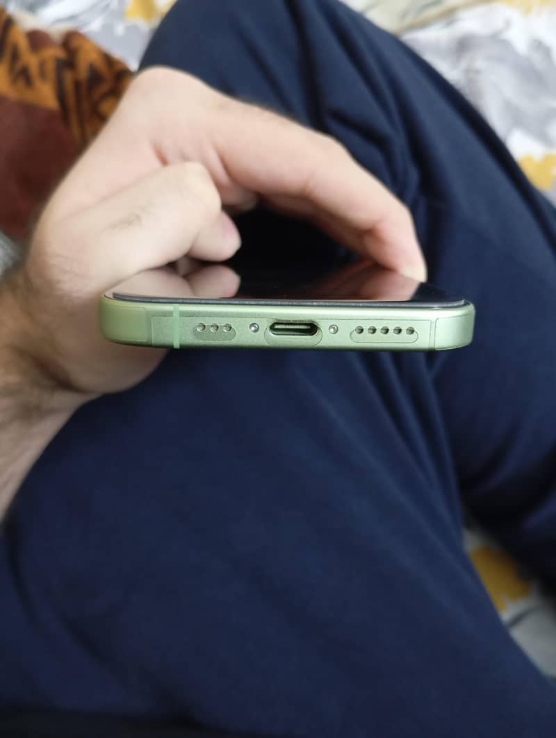 Apple iPhone 17 5