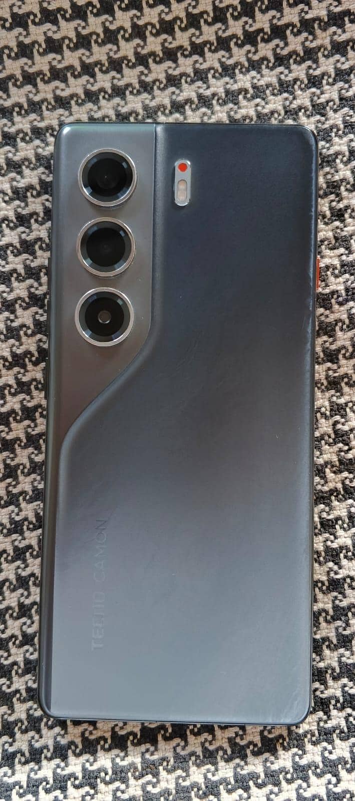 Tecno CAMON 40 Pro 7