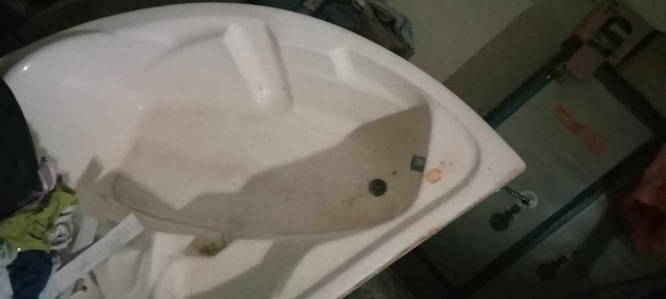 bath tub 2