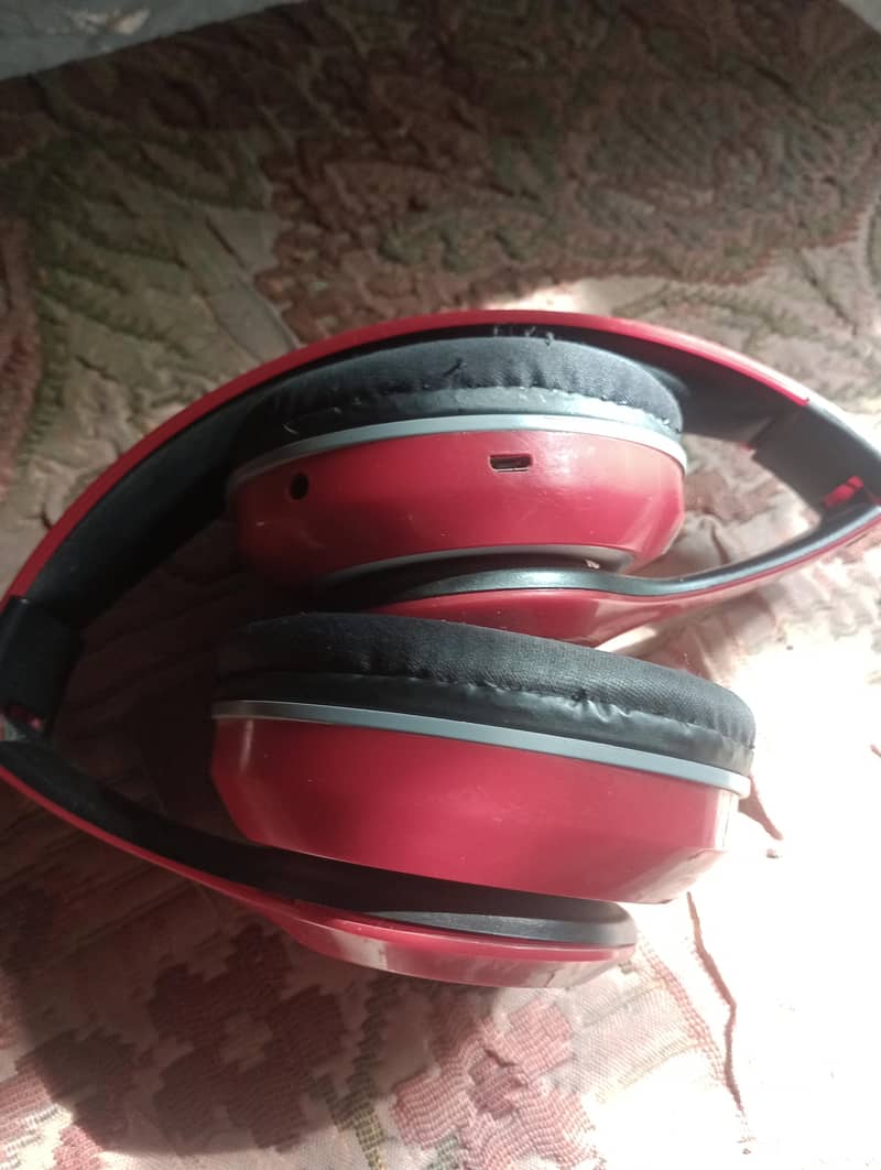 headphones 1