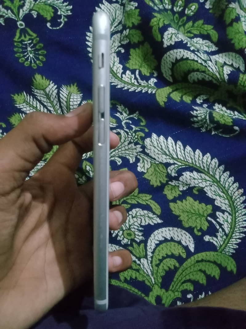 Apple iPhone 6 1