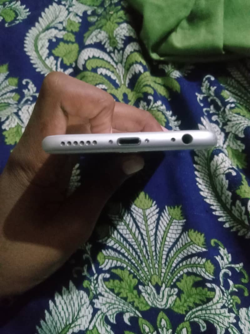 Apple iPhone 6 4