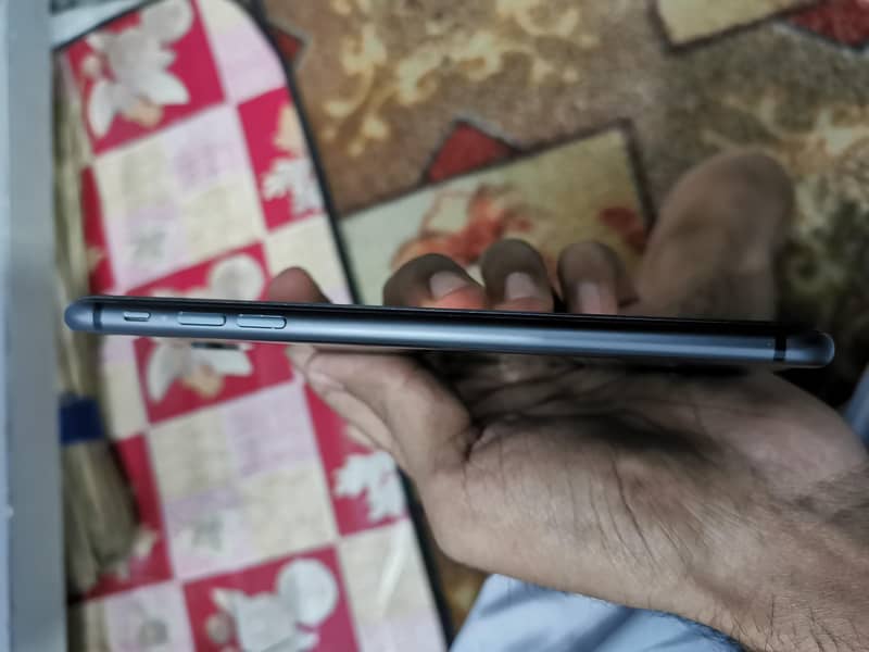 Apple iPhone 8 Plus 3