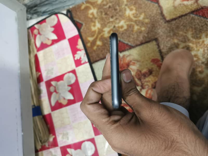 Apple iPhone 8 Plus 4