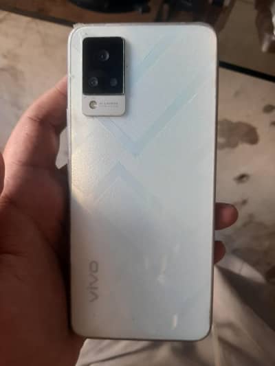 Vivo V21