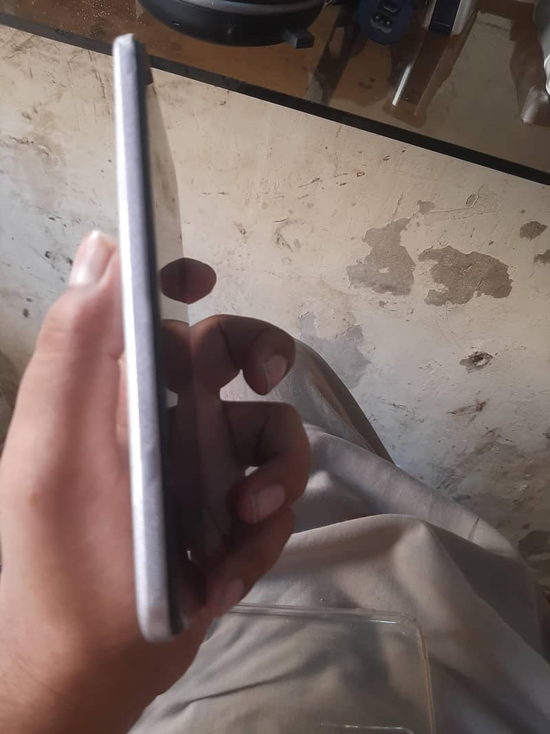 Vivo V21 8