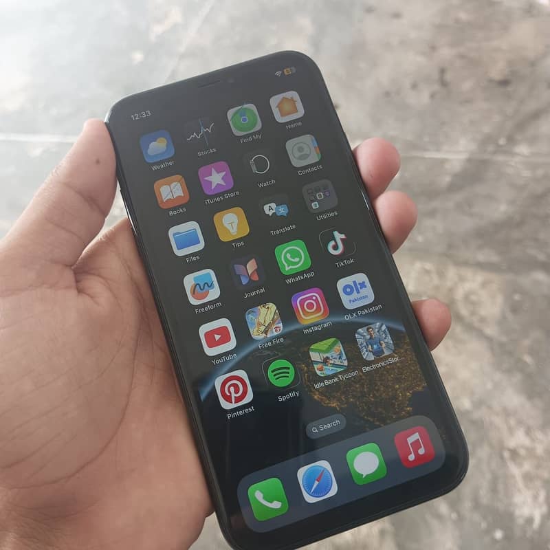Apple iPhone XR 5