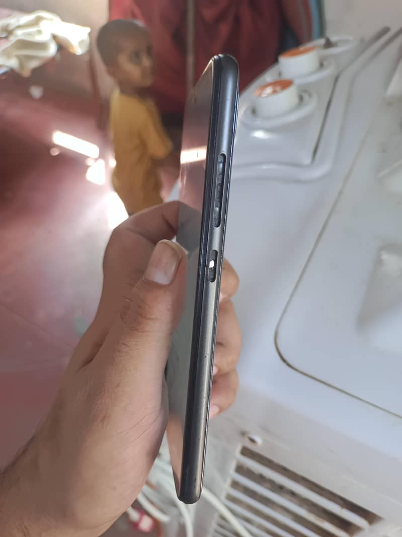 Motorola Moto E6 Plus 3