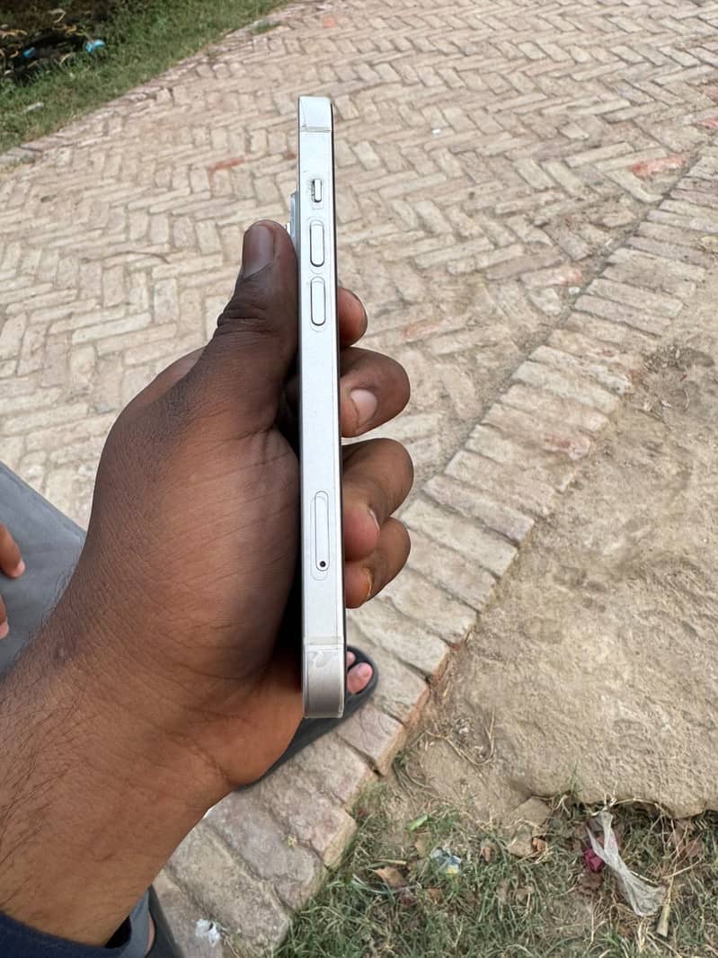 Apple iPhone 14 2
